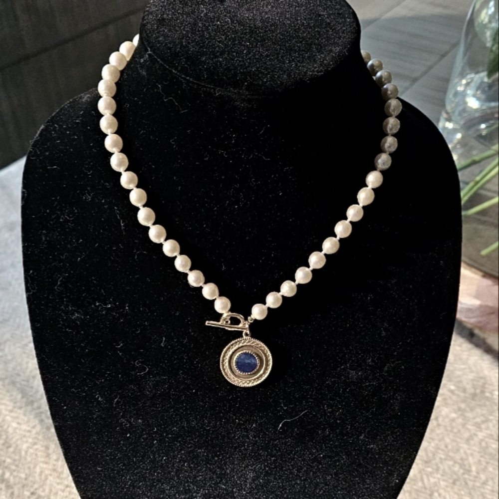 Dog House Freshwater Pearls - Picture 4 of 4